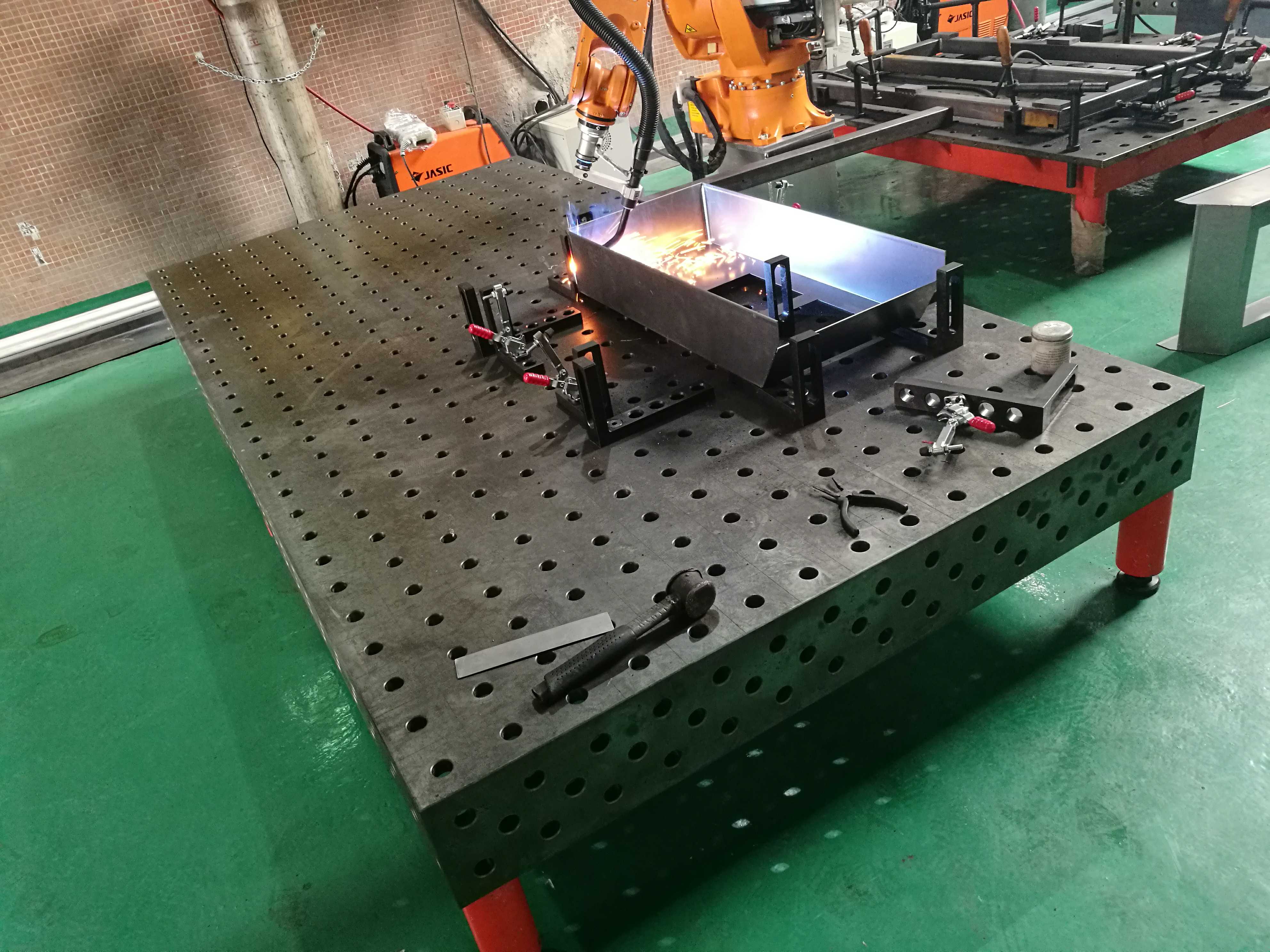 機器人焊接工裝